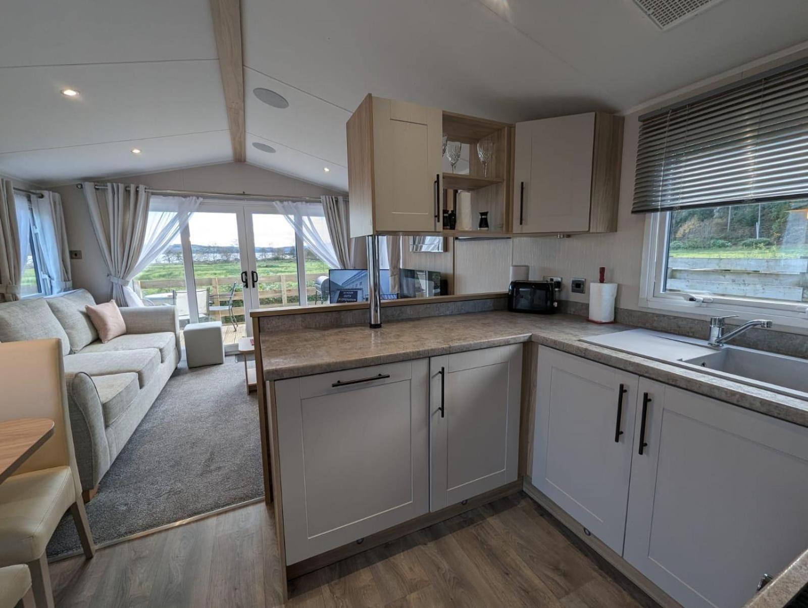 The Manor Sea View 8
